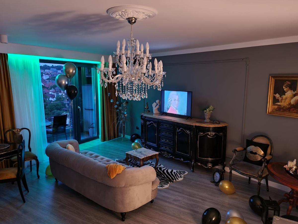 Parisian Apartment Cluj Esterno foto